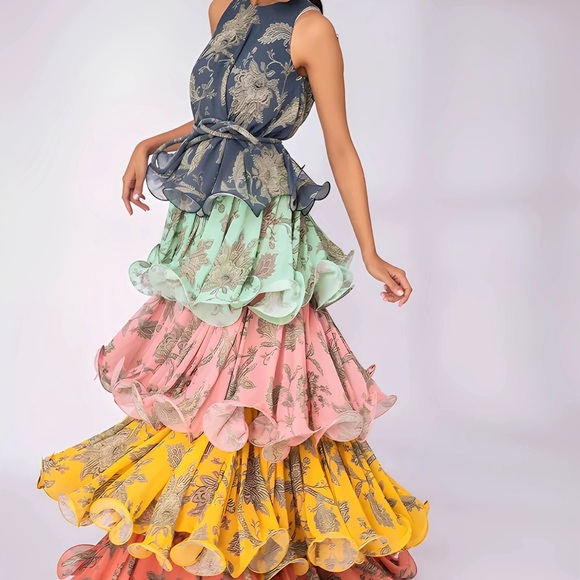 Designer-Style Layered Ruffled Women's Dress - Picture 5 of 12